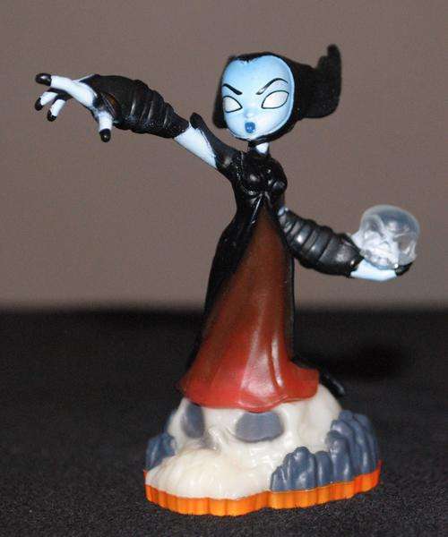 Skylander Lightcore Hex (Undead) Giants