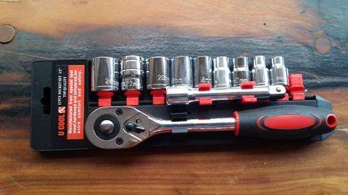 RATCHET SOCKET SET (INCLUDING CARRY STAND 1/2)