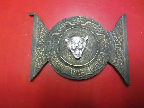 BELT BUCKLE DAMAGED SEE DESCRIPTION THIS IS 2ND LAST ONE
