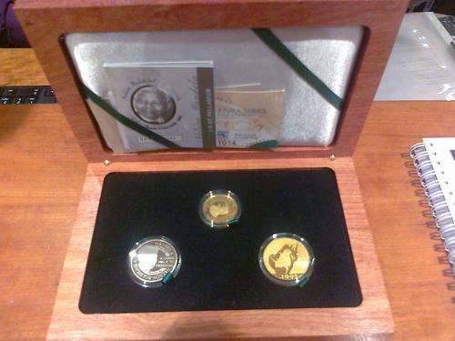 ENDANGERED WILDLIFE TRUST (EWT) MANDELA PALLADIUM/GOLD SET