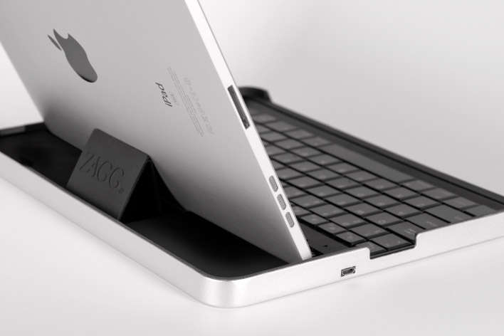 ZAGG ZaggMate Keyboard Cover for Apple iPad 1 (AS NEW, ORIGNAL RETAIL PACKAGING)