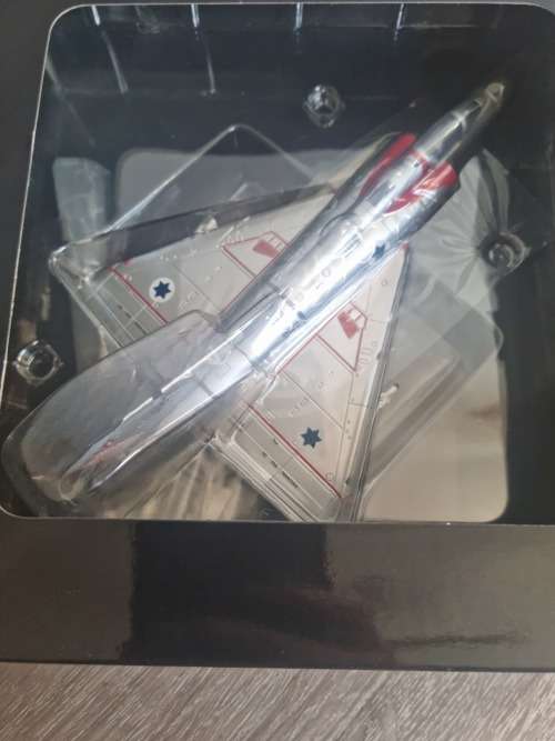 Falcon Models FA725002 Mirage III CJ Shahak 56 Giora Epstein 101 Sqd. Hatzor AB 1967 IDF 1:72 Diecas