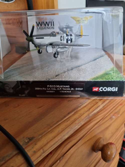 Corgi Aviation North American P-51 Mustang Wwii Legends Aa32211