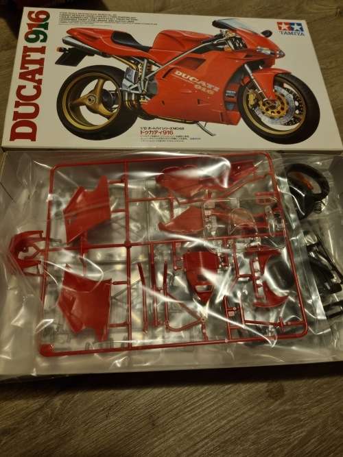 Tamiya 14068 Ducati 916 Model Bike Kit 1/12