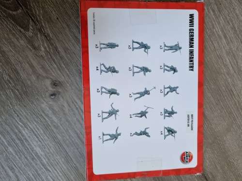 Airfix Vintage Classics WWII German Infantry Soldiers 1:72 Military Figures Plastic Model Kit A00705