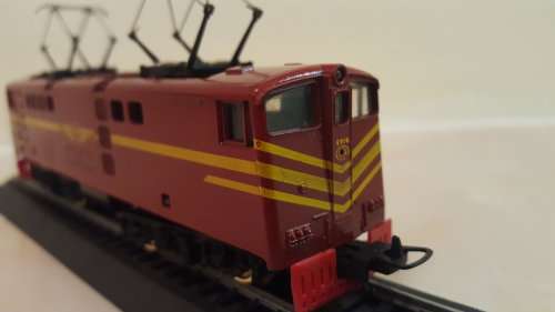 LIMA SAR Red 5E Electric Locomotive. (Re-Boxed)