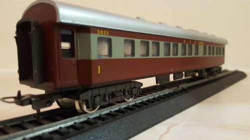 LIMA Trans Karoo 1st Class Coach. (In Original Box)