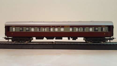 LIMA Trans Karoo 1st Class Coach. (In Original Box)