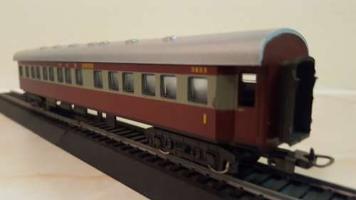 LIMA Trans Karoo 1st Class Coach. (In Original Box)