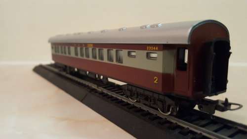 LIMA Trans Karoo 2nd Class Coach. (In Original Box)