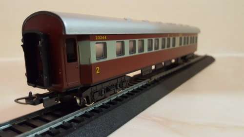 LIMA Trans Karoo 2nd Class Coach. (In Original Box)