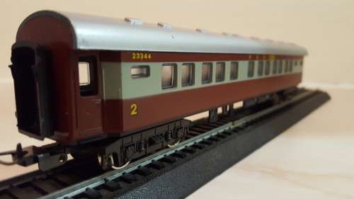 LIMA Trans Karoo 2nd Class Coach. (In Original Box)