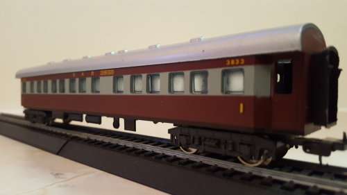 LIMA Trans Karoo 1st Class Coach. (In Original Box)