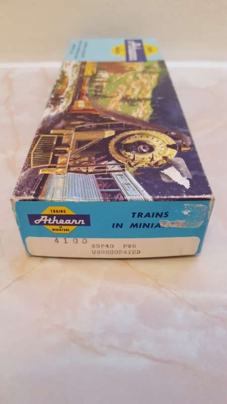 Athearn - SPD40 Diesel Locomotive. (Undecorated)