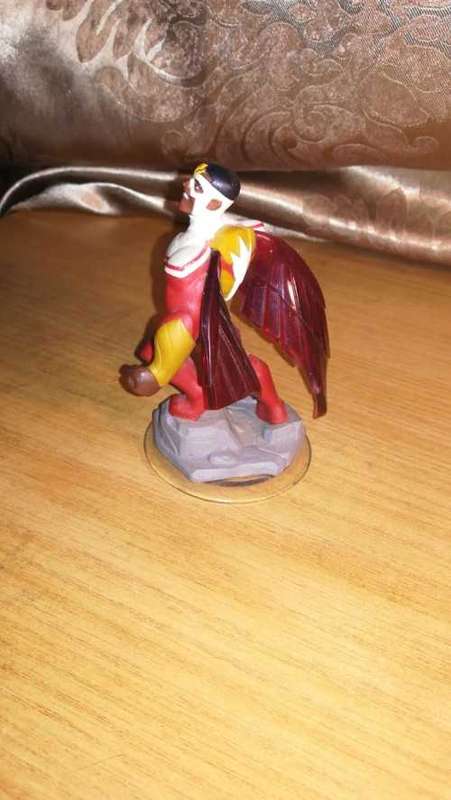 DISNEY INFINITY GAME FALCON 2.0 FIGURE / CHARACTER WITH POWER DISC