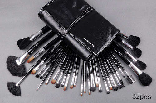 MAC 32pcs Makeup Brush Set