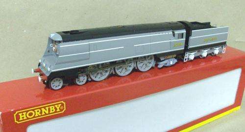 Hornby  00/HO  Hornby Battle of Britain Class "Fighter Command" (NEW) R2286