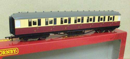 Hornby  00/HO 1 x  BR 61ft 6in Corridor 1st Class Coach - Code R4179A NEW