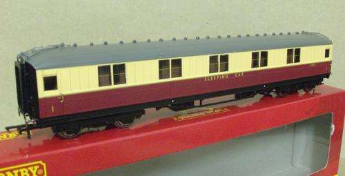 Hornby  00/HO 1 x  BR 61ft 6in Corridor 1st Class Sleeper Coach - Code R4182A NEW