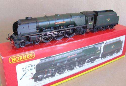 Hornby  00/HO Duchess Class Steam Locomotive -  City of Chester (NEW) Code R2312