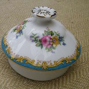 EXQUISITE, RARE ROYAL ALBERT BLUE 'CHELSEA BIRD"  LARGE TEAPOT. Reg. No: 839184