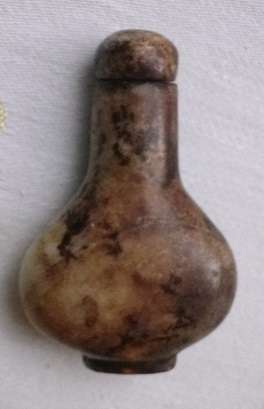 MOST UNUSUAL & INTERESTING VINTAGE ORIENTAL CARVED STONE PERFUME BOTTLE.