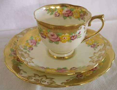 BEAUTIFUL, RARE 1930s ROYAL ALBERT CROWN CHINA TRIO. 'CAMBRIDGE' PATTERN