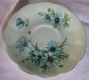 Exquisite unusual ROYAL ALBERT BONE CHINA TRIO. MISTY BLUE AQUA DAISIES ON AQUA BACKGROUND 1975-1980