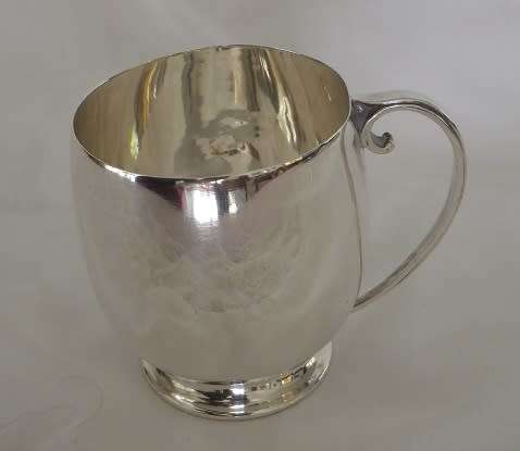Hallmarked Sterling Silver Christening mug B/ham 1945 Charles S Green & Co Ltd 115g. Not engraved