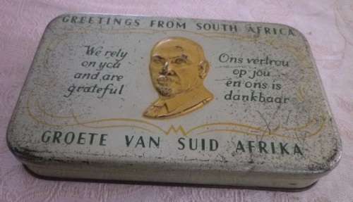 WWII 1940 chocolate tin, JAN SMUTS The South African Gifts & Comfort committee  Bilingual