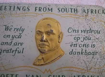 WWII 1940 chocolate tin, JAN SMUTS The South African Gifts & Comfort committee  Bilingual