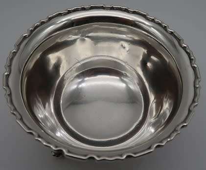 Hallmarked Sterling Silver Sugar bowl  Birmingham 1922 84 grms 10 x 5.5 cm