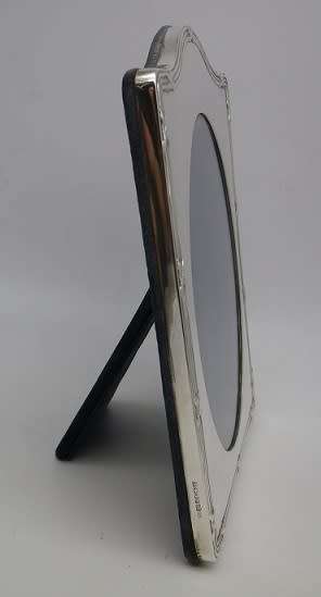 BEAUTIFUL LARGE HALLMARKED SILVER FRONTED PICTURE FRAME LONDON 1973 KITNEY & CO.19 x13cm