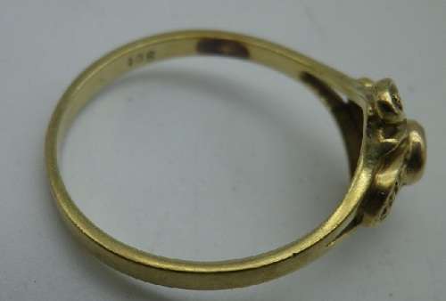9ct yellow gold & diamond dainty ring, 0.10ct brilliant cut diamond Size N 1/2, 1.8grm
