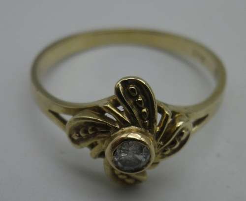 9ct yellow gold & diamond dainty ring, 0.10ct brilliant cut diamond Size N 1/2, 1.8grm