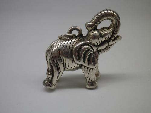WOW!! Beautiful Large Sterling Silver Elephant Pendant or Ornament. 4.7 x 4.3cm. 12.3 grms.