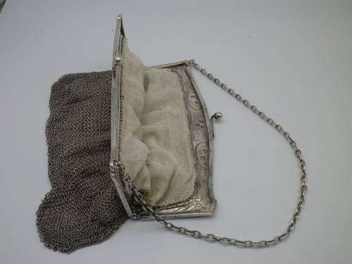 Hallmarked Silver Chain mail handbag Birmingham 1939. Maker: Williams,  15.5 x 13.5 cm