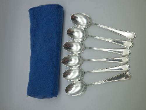 SIX ANTIQUE STERLING SILVER TEASPOONS BIRKS, CANADA  Pattern: `Fairfax` 114 grms