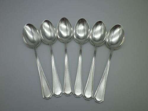 SIX ANTIQUE STERLING SILVER TEASPOONS BIRKS, CANADA  Pattern: `Fairfax` 114 grms