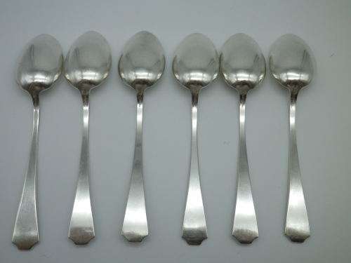 SIX ANTIQUE STERLING SILVER TEASPOONS BIRKS, CANADA  Pattern: `Fairfax` 114 grms