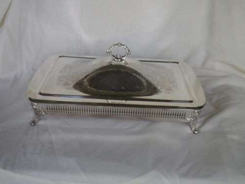 LARGE LIDDED RECTANGULAR SILVER PLATED SERVING BOWL 4 ORNATE FEET & OVEN PROOF GLASS LINER 40x25 cm