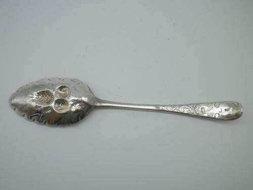 Hallmarked Silver Berry Spoon. George III. London 1784/5 George Smith 59.5 g 20.8 cm