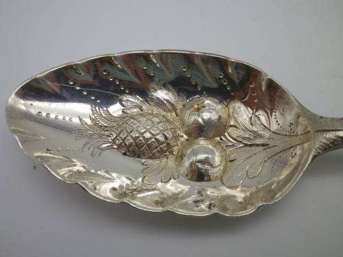 Hallmarked Silver Berry Spoon. George III. London 1784/5 George Smith 59.5 g 20.8 cm