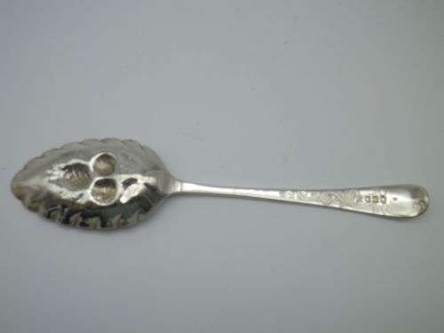 George III Hallmarked Silver Large Berry Spoon London 1798 59.5 grms 20.8 cm