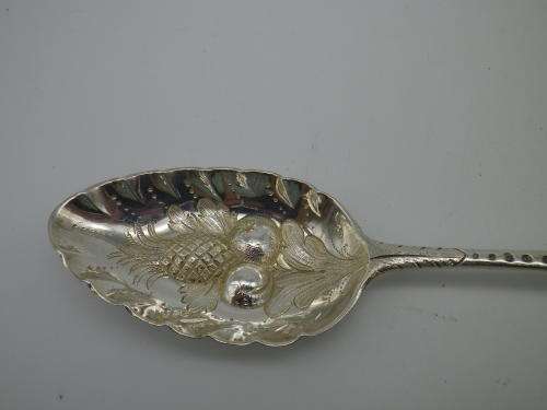 George III Hallmarked Silver Large Berry Spoon London 1798 59.5 grms 20.8 cm
