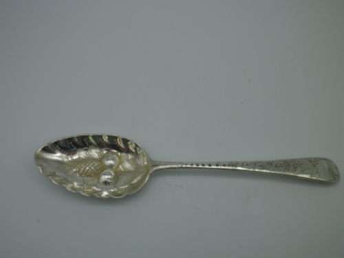 George III Hallmarked Silver Large Berry Spoon London 1798 59.5 grms 20.8 cm