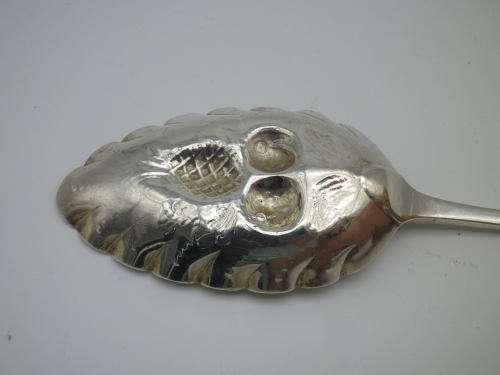 George III Hallmarked Silver Large Berry Spoon London 1798 59.5 grms 20.8 cm