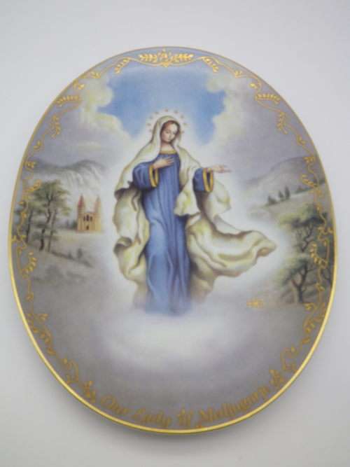 VISIONS OF MARY!! DISPLAY PLATE OUR LADY OF MEDJUGORJE  Hector Garrido BRADFORD EXCHANGE