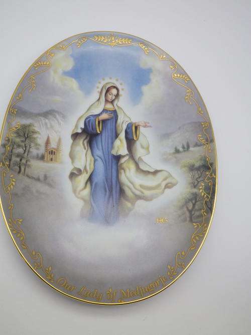VISIONS OF MARY!! DISPLAY PLATE OUR LADY OF MEDJUGORJE  Hector Garrido BRADFORD EXCHANGE