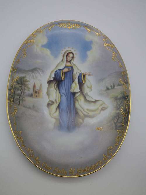 VISIONS OF MARY!! DISPLAY PLATE OUR LADY OF MEDJUGORJE  Hector Garrido BRADFORD EXCHANGE